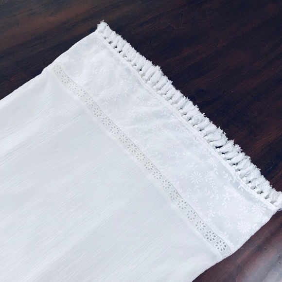 ❌SOLD❌Sanctuary white Boheme Eyelet Shift Dress - Picture 9 of 9